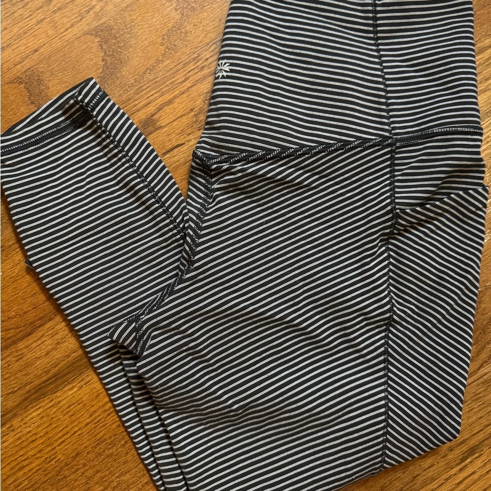 Athleta Salutation Stash Pocket Textured Black &White Striped Women’s Leggings
